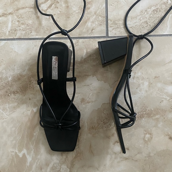 black tie up Sandals - Picture 3 of 8